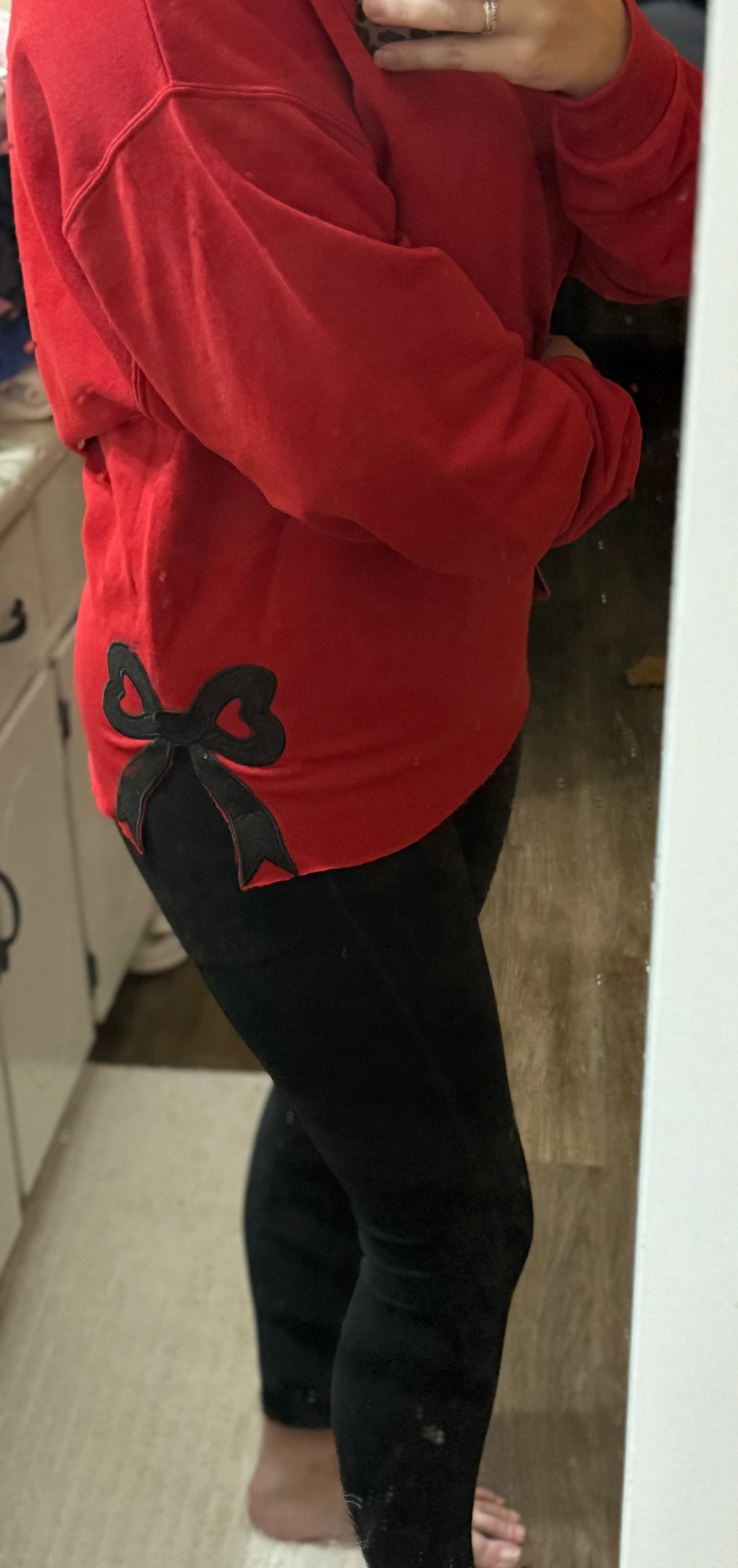Bow Appliqué Sweatshirt 12.1